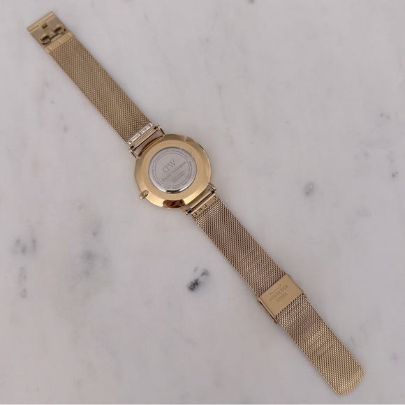 Daniel Wellington Gold and White Women\'s Watch main image 5
